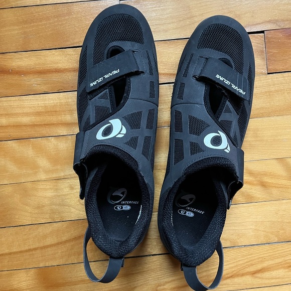 Cycling Shoes - Picture 2 of 4